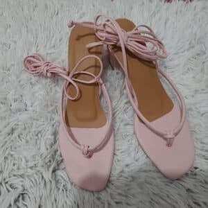 Sandalias en tacón - image 2