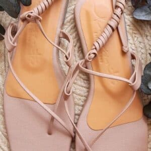 Sandalia plana tipo romana - image 2