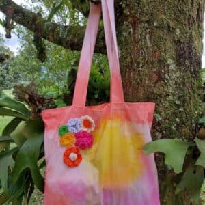 tote bag bordada de forma artesanal
