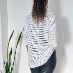 Camisa para Mujer : Estilo y Comodidad en Tallas Especiales - image 2